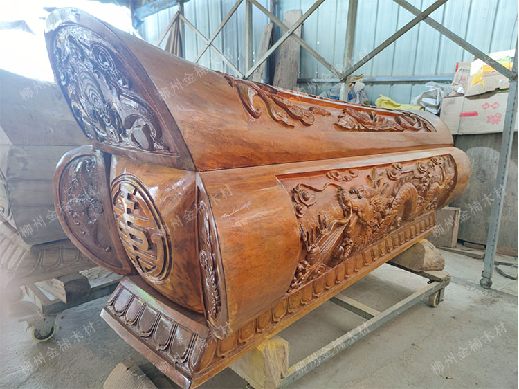 福建李女士定制的柳州緬甸金絲楠木棺材已預(yù)付定金暫時(shí)代為保管